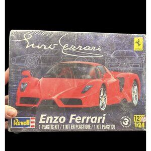 Revell Enzo Ferrari 1:24 Scale #85-2192 Plastic Model Kit Sealed New